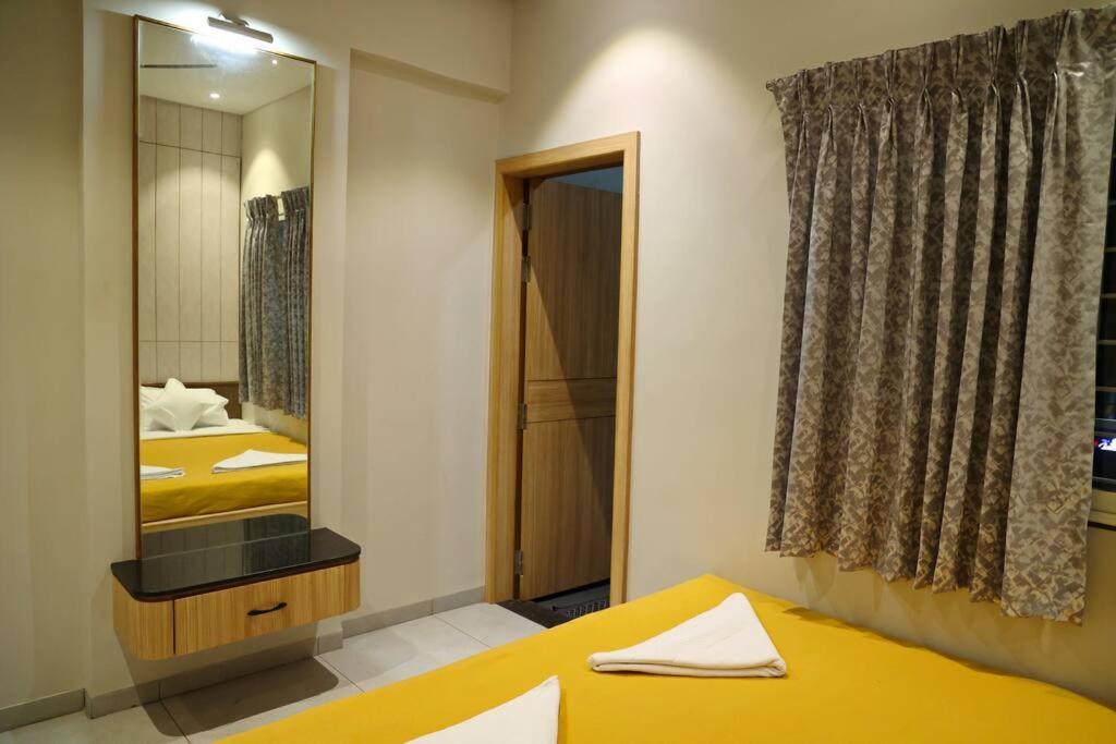 'Sumadhu Homes 301 ' โกลฮาปูร์ ภายนอก รูปภาพ